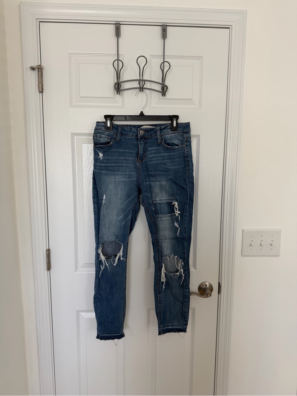 American Rag Distressed Dark Blue Cropped Ripped Jeans
